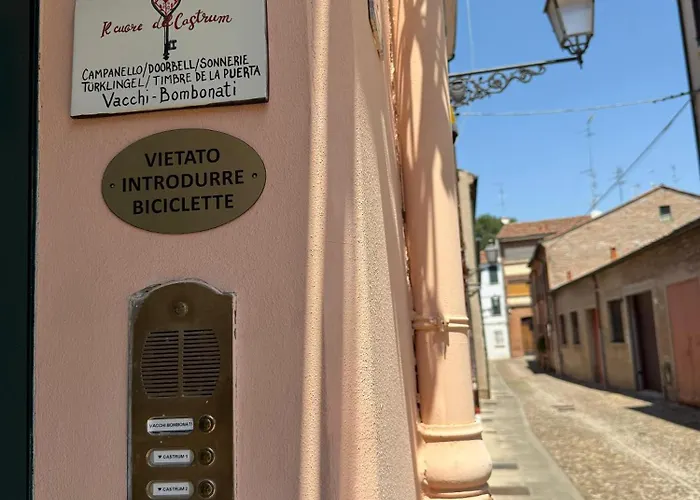 Il Cuore Del Castrum 1 Ferrara